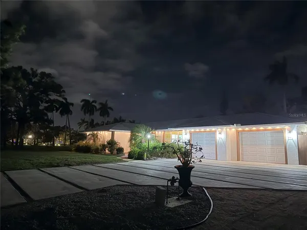 $949,999 | 4620 7th Avenue West, Bradenton, FL 34209