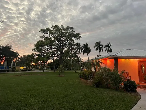 $949,999 | 4620 7th Avenue West, Bradenton, FL 34209