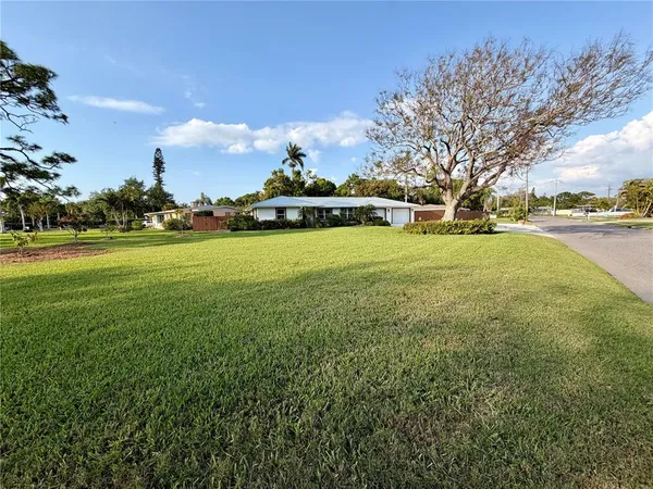 $949,999 | 4620 7th Avenue West, Bradenton, FL 34209