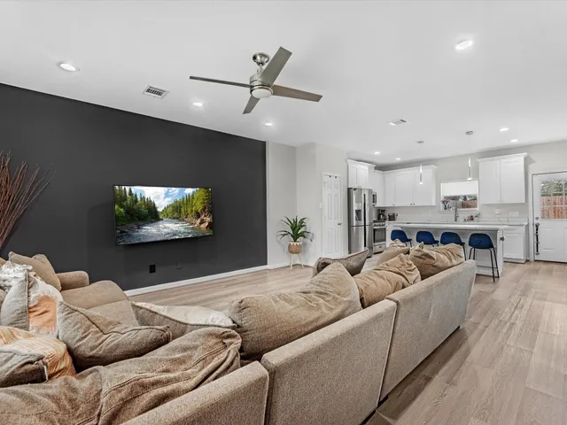 $3,300 | 8407 James Franklin Street, Houston, TX 77088