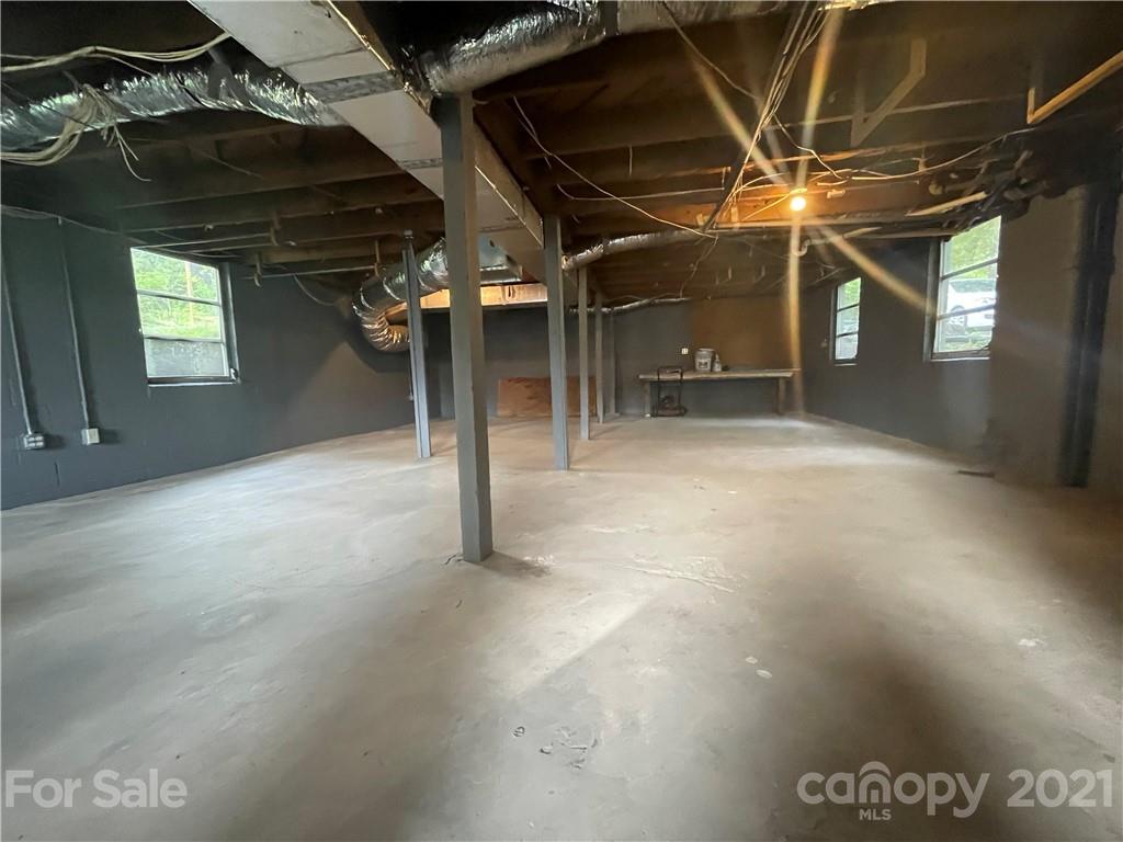 401 Ridge Street Northwest Lenoir, NC 28645 - Photo 17 of 18 Gallery Image 17