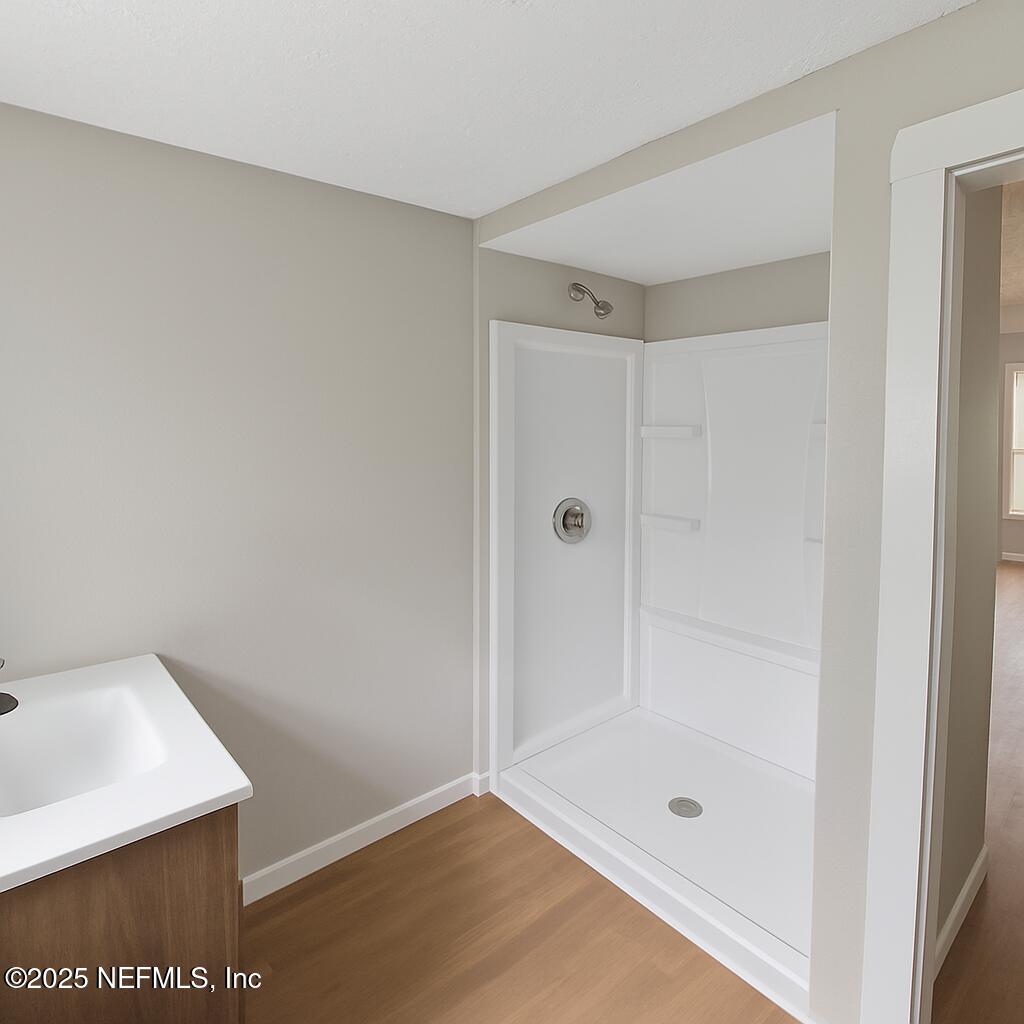 1109 Lake Shore Boulevard, Unit A Jacksonville, FL 32205 - Photo 13 of 17 ChatGPT Image May 12, 2025, 11_31_50 PM