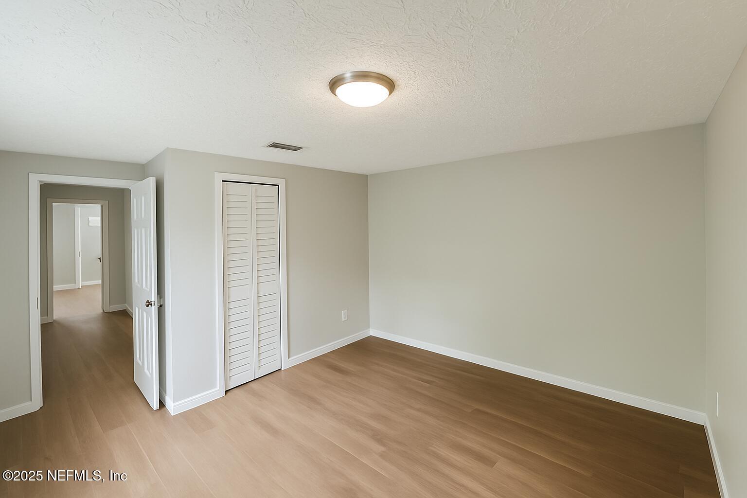 1109 Lake Shore Boulevard, Unit A Jacksonville, FL 32205 - Photo 7 of 17 ChatGPT Image May 13, 2025, 12_29_34 AM