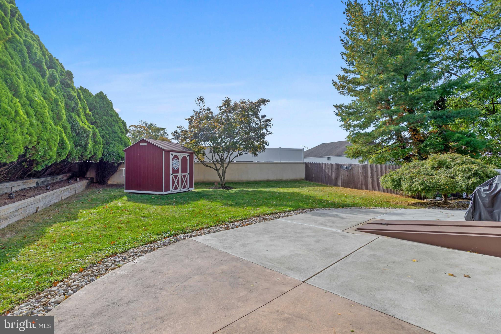311 Ogden Place Springfield, PA 19064 - Photo 33 of 35 a view of a yard with a house