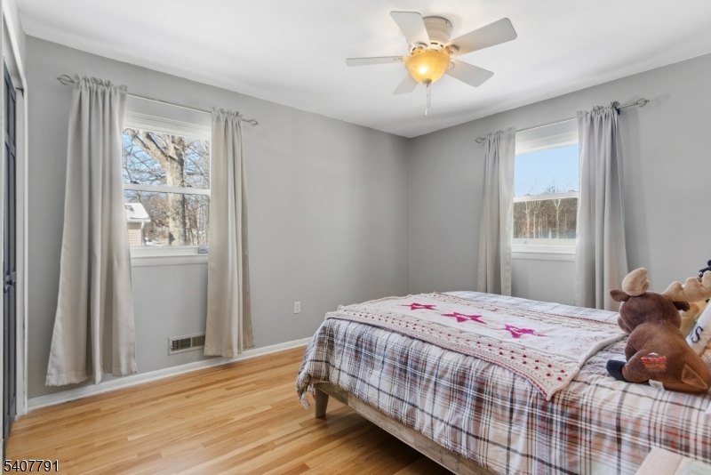 3 Armstrong Drive Oak Ridge, NJ 07438 - Photo 18 of 45