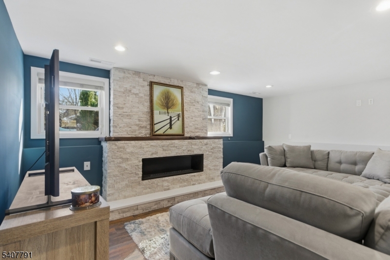 3 Armstrong Drive Oak Ridge, NJ 07438 - Photo 30 of 45