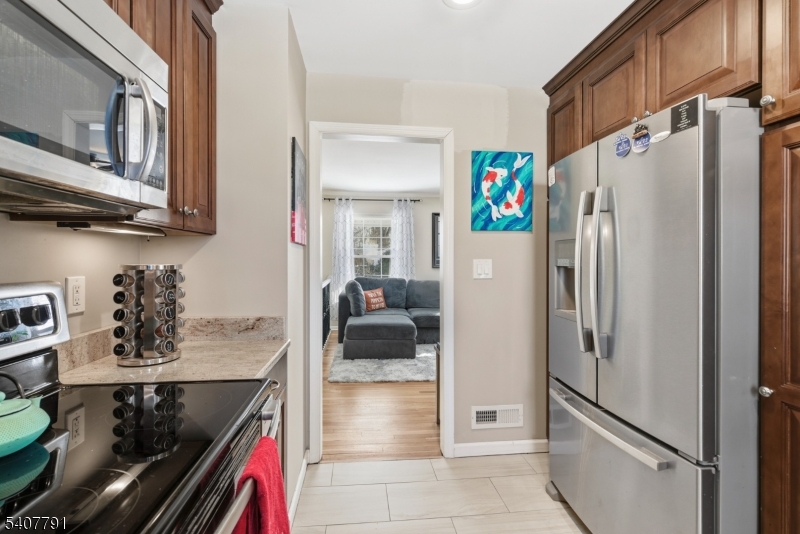 3 Armstrong Drive Oak Ridge, NJ 07438 - Photo 5 of 45