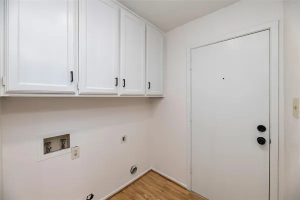 $2,350 | 5603 Fireside Drive, Arlington, TX 76016