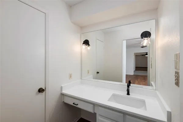 $2,350 | 5603 Fireside Drive, Arlington, TX 76016