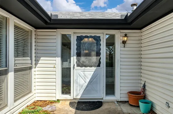 $2,350 | 5603 Fireside Drive, Arlington, TX 76016