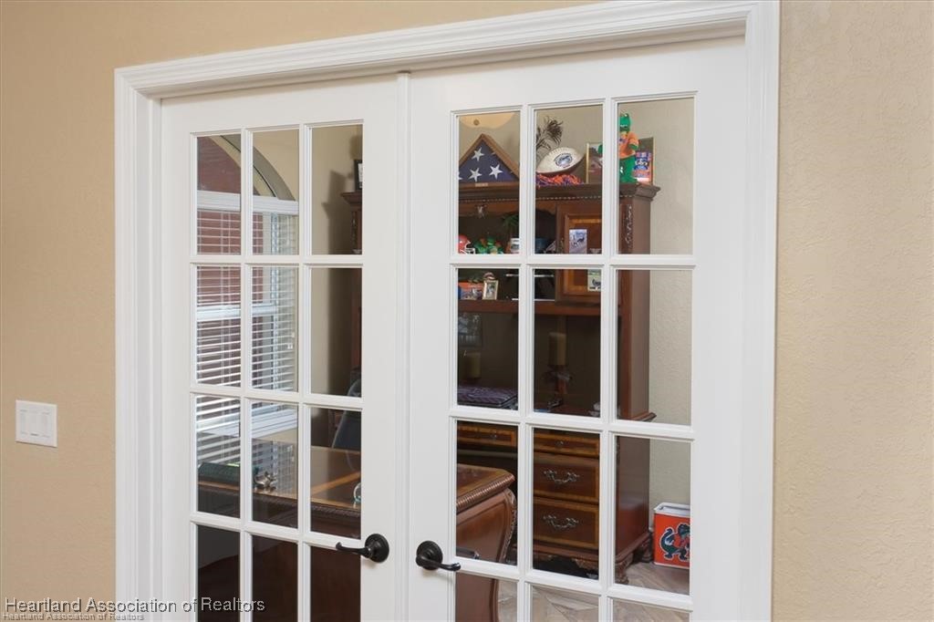 215 East Shockley Road Avon Park, FL 33825 - Photo 5 of 40 Entry to Office