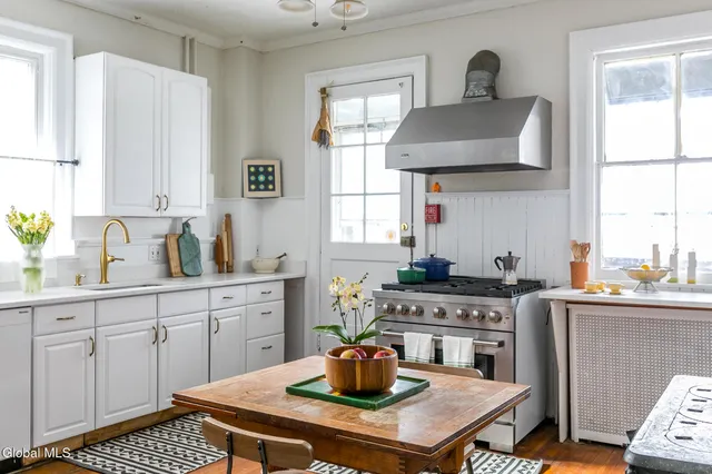 $589,000 | 2 South Pine Avenue, Albany, NY 12208