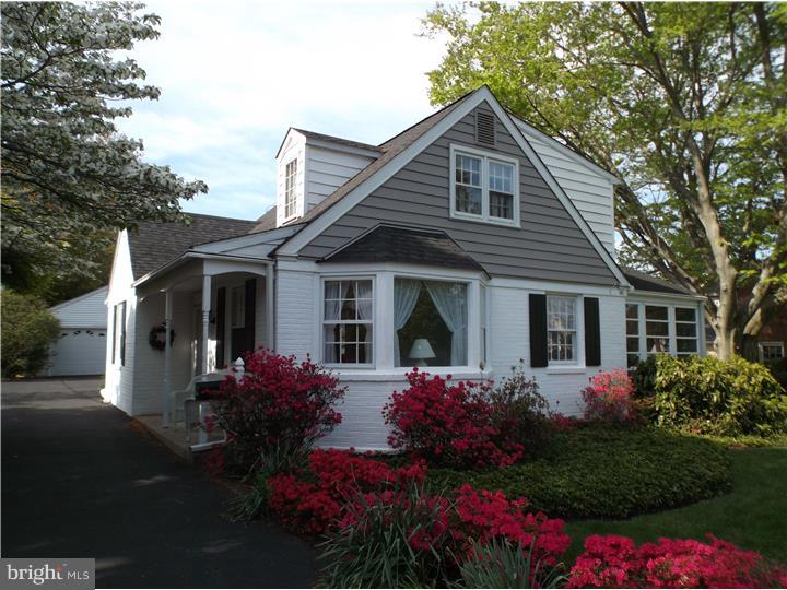 342 Hawarden Road Springfield, PA 19064 - Photo 3 of 25