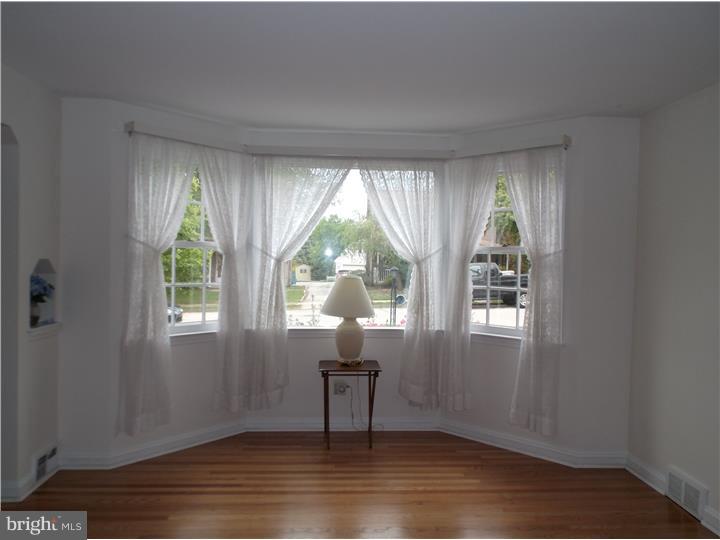 342 Hawarden Road Springfield, PA 19064 - Photo 6 of 25