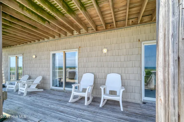 $1,999,988 | 98 Oleander Court, Surf City, NC 28445