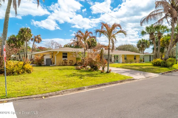 $875,000 | 901 South Palm Avenue, Indialantic, FL 32903