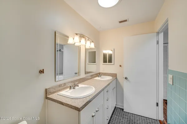 $875,000 | 901 South Palm Avenue, Indialantic, FL 32903