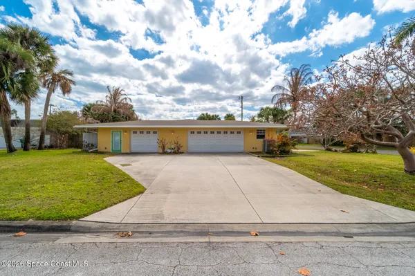 $875,000 | 901 South Palm Avenue, Indialantic, FL 32903