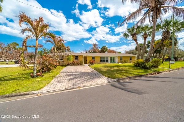 $875,000 | 901 South Palm Avenue, Indialantic, FL 32903