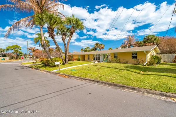 $875,000 | 901 South Palm Avenue, Indialantic, FL 32903
