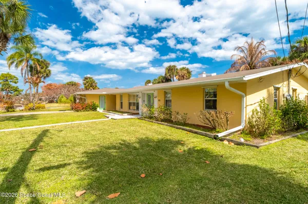 $875,000 | 901 South Palm Avenue, Indialantic, FL 32903
