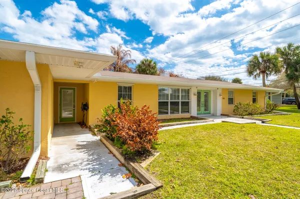 $875,000 | 901 South Palm Avenue, Indialantic, FL 32903