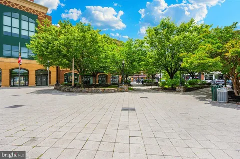 $460,000 | 7 Booth Street, Unit 406, Gaithersburg, MD 20878