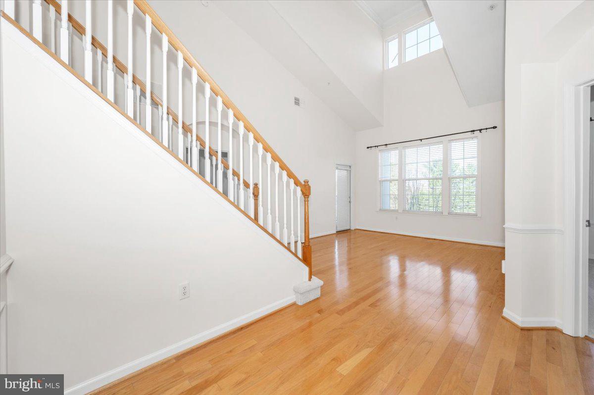 7 Booth Street, Unit 406 Gaithersburg, MD 20878 - Photo 18 of 117 Dining/Living area