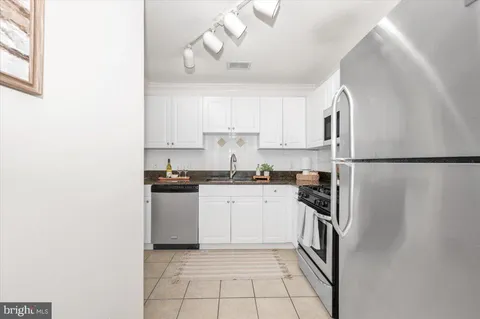 $460,000 | 7 Booth Street, Unit 406, Gaithersburg, MD 20878