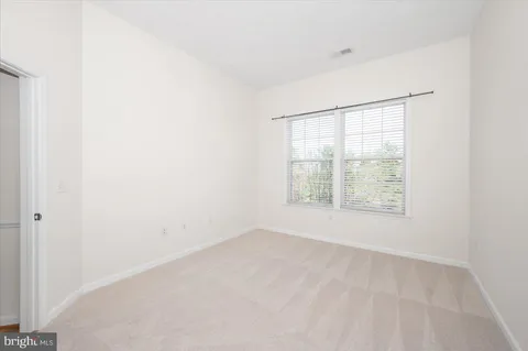 $460,000 | 7 Booth Street, Unit 406, Gaithersburg, MD 20878
