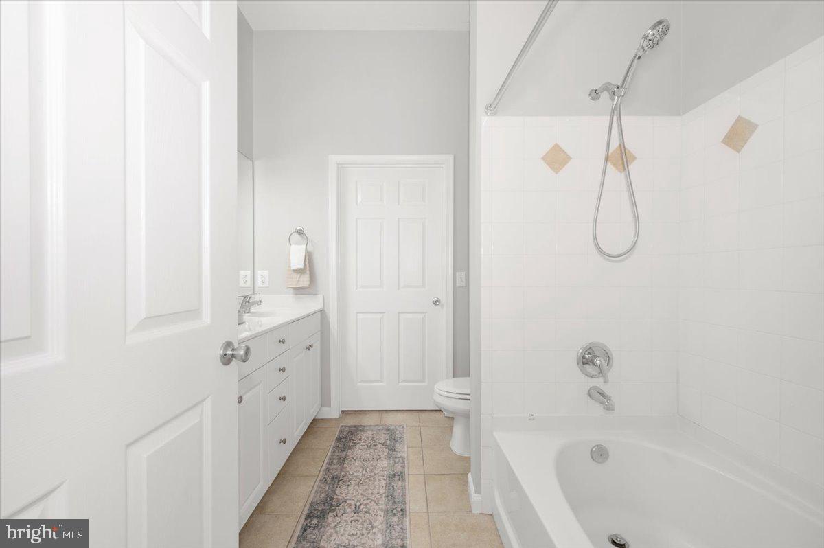 7 Booth Street, Unit 406 Gaithersburg, MD 20878 - Photo 32 of 117 Full bathroom
