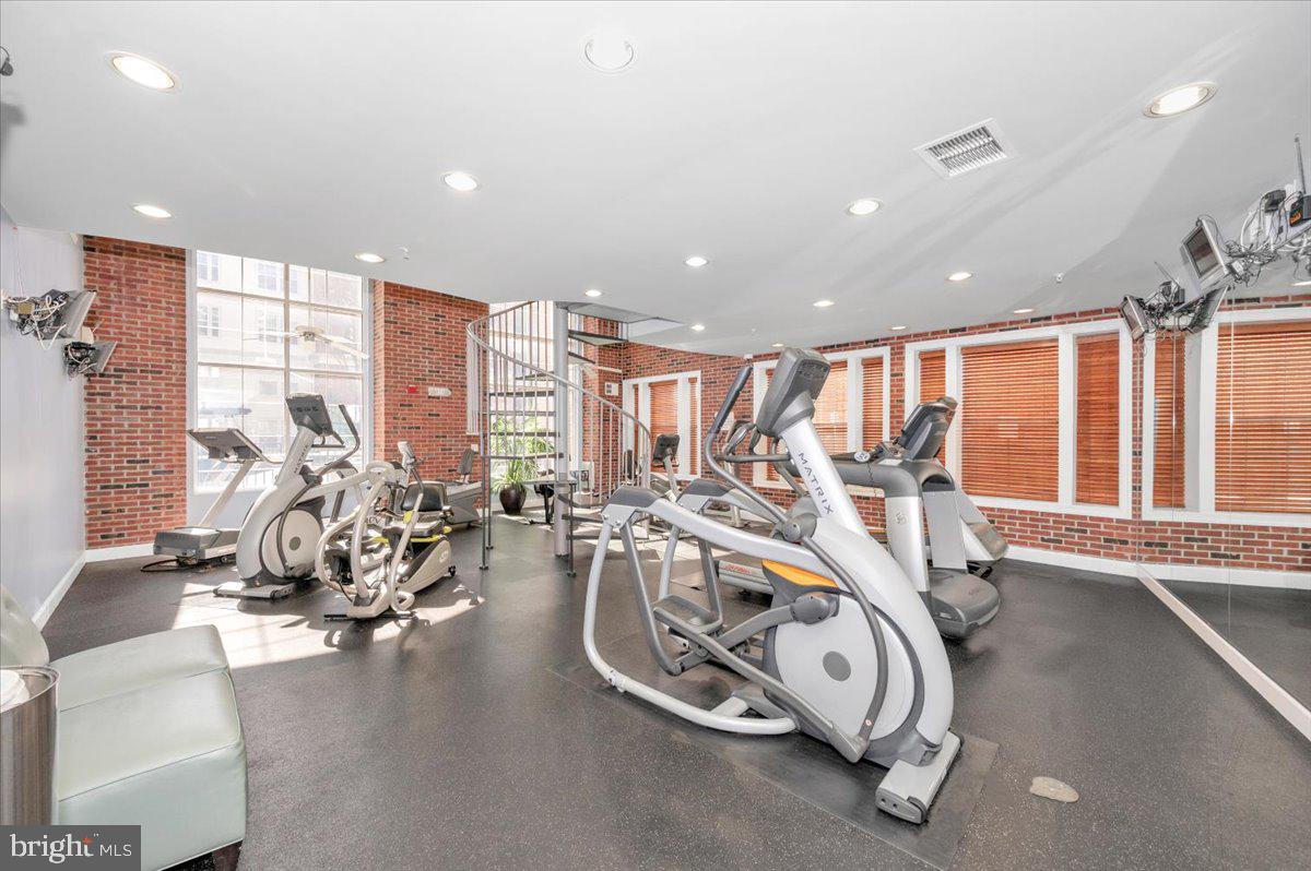 7 Booth Street, Unit 406 Gaithersburg, MD 20878 - Photo 47 of 117 Building fitness room