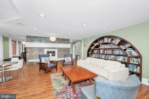 $460,000 | 7 Booth Street, Unit 406, Gaithersburg, MD 20878