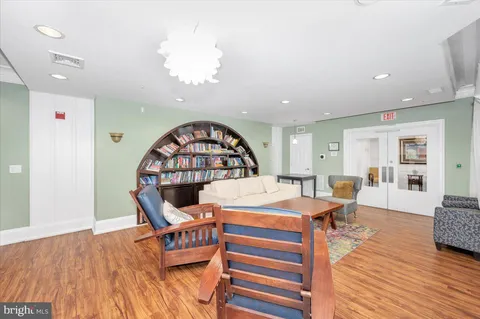 $460,000 | 7 Booth Street, Unit 406, Gaithersburg, MD 20878