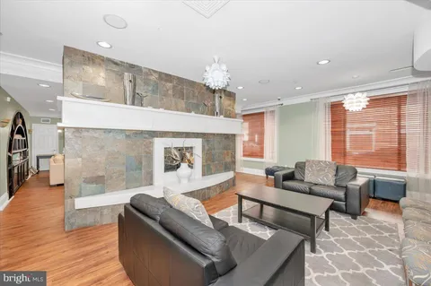 $460,000 | 7 Booth Street, Unit 406, Gaithersburg, MD 20878