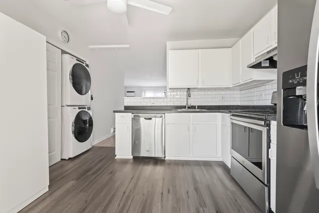 $1,950 | 201 North Waters Edge Drive, Unit 302, Glendale Heights, IL 60139