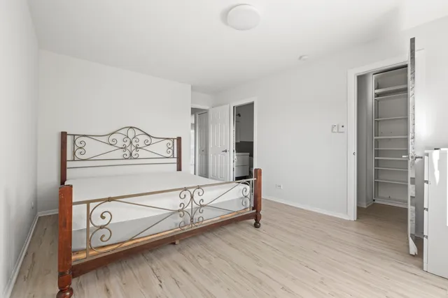 $1,950 | 201 North Waters Edge Drive, Unit 302, Glendale Heights, IL 60139