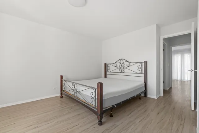 $1,950 | 201 North Waters Edge Drive, Unit 302, Glendale Heights, IL 60139