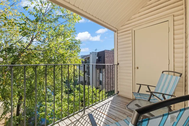 $1,950 | 201 North Waters Edge Drive, Unit 302, Glendale Heights, IL 60139