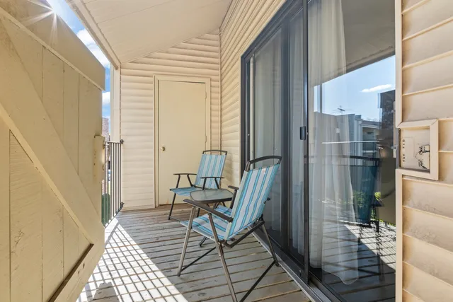 $1,950 | 201 North Waters Edge Drive, Unit 302, Glendale Heights, IL 60139