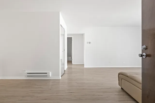 $1,950 | 201 North Waters Edge Drive, Unit 302, Glendale Heights, IL 60139