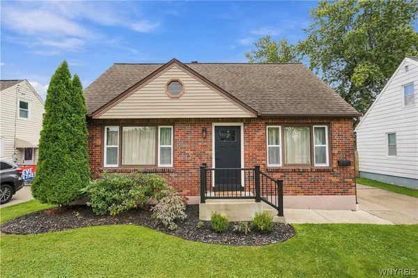 $259,900 | 69 Layton Avenue, Amherst, NY 14226
