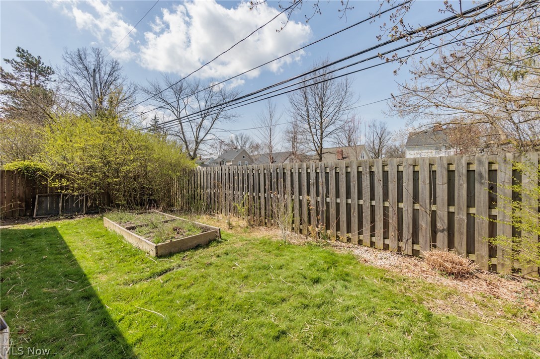 2472 Eaton Road Cleveland, OH 44118 - Photo 46 of 50 View of yard
