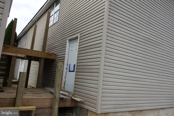 a view of a garage