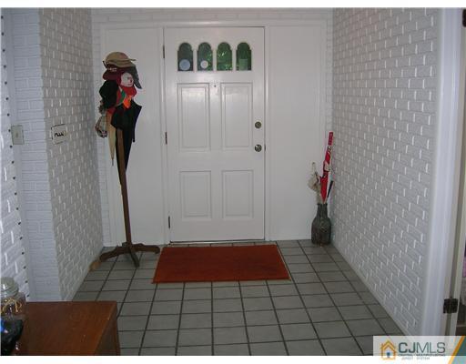2 Brian Road East Brunswick, NJ 08816 - Photo 8 of 10 Gallery Image 8