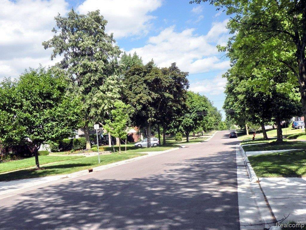 326 Glendale Avenue Rochester, MI 48307 - Photo 24 of 25 Street View