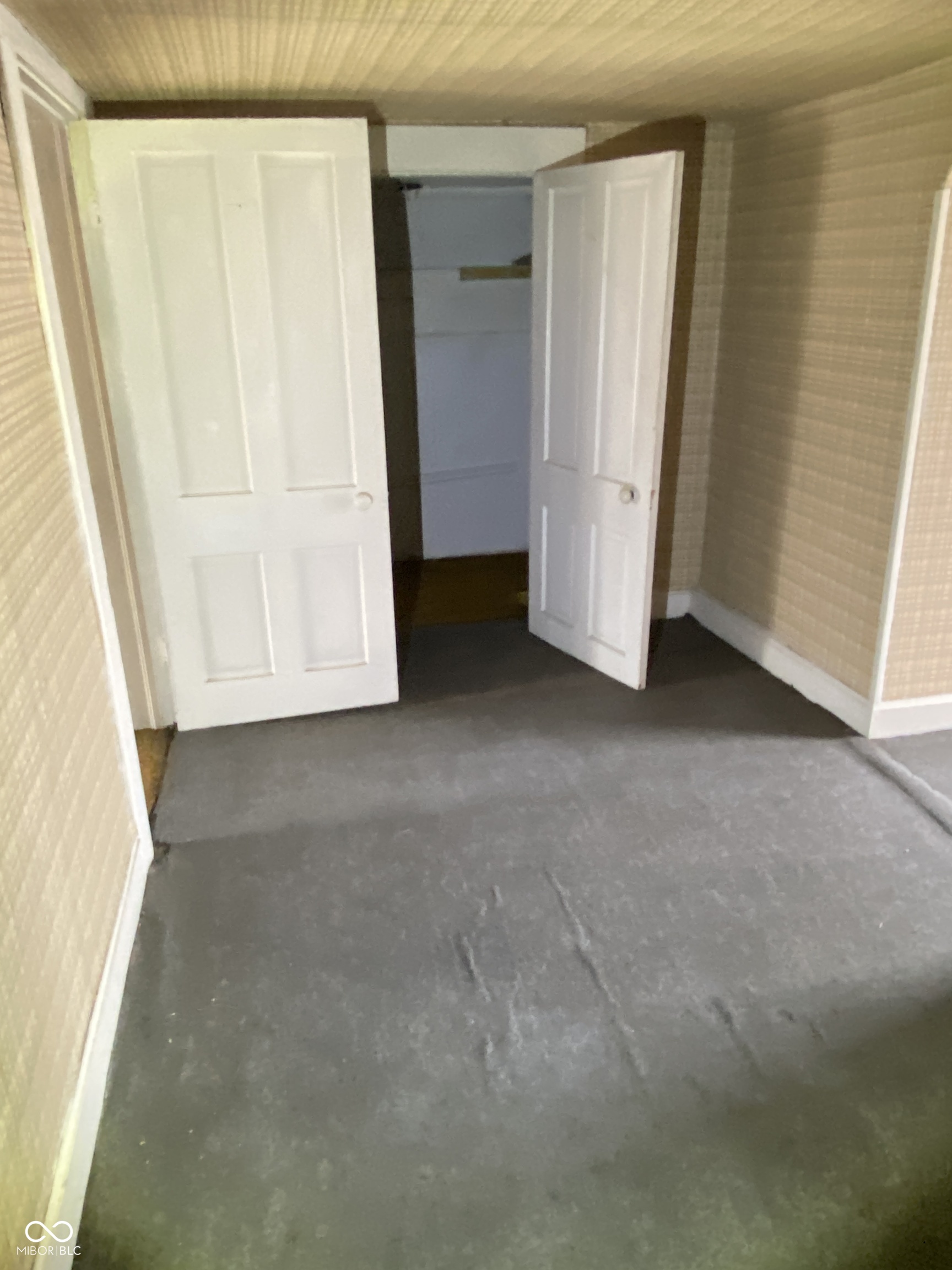 2103 6th Street Columbus, IN 47201 - Photo 7 of 9