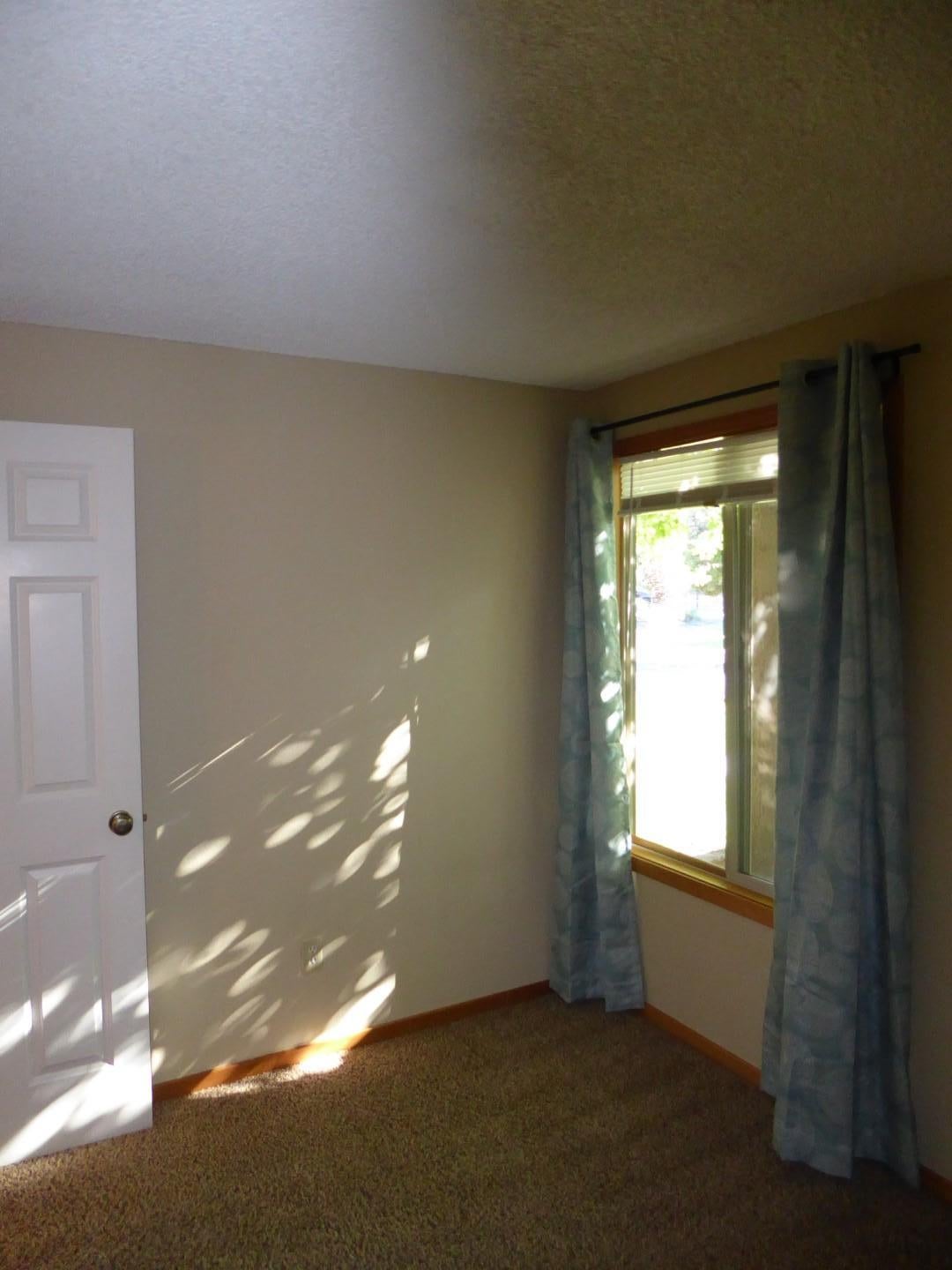 1700 Northeast Wells Acres Road, Unit 15 Bend, OR 97701 - Photo 11 of 17 P1360032