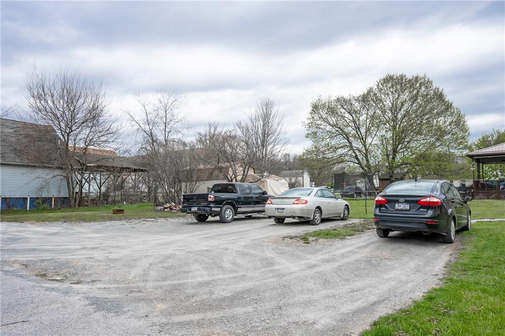 185 Front Street Robinson, PA 15949 - Photo 5 of 13