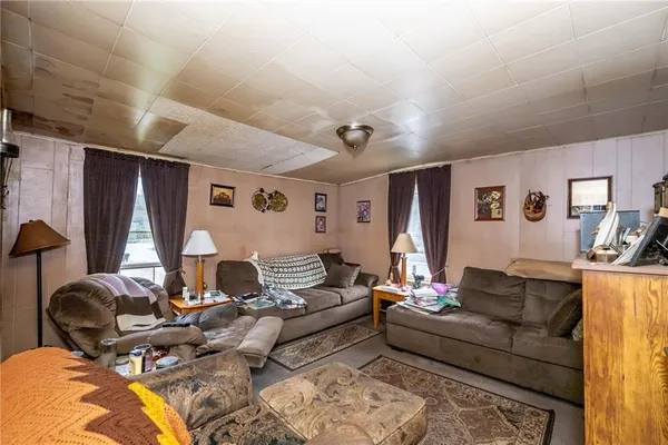 $79,900 | 185 Front Street, Robinson, PA 15949